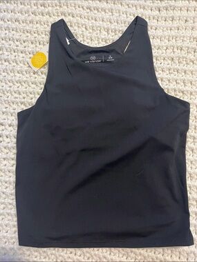 We Wander Black Kids High-Neck Performance Tank Top Girls XL (16-18)
